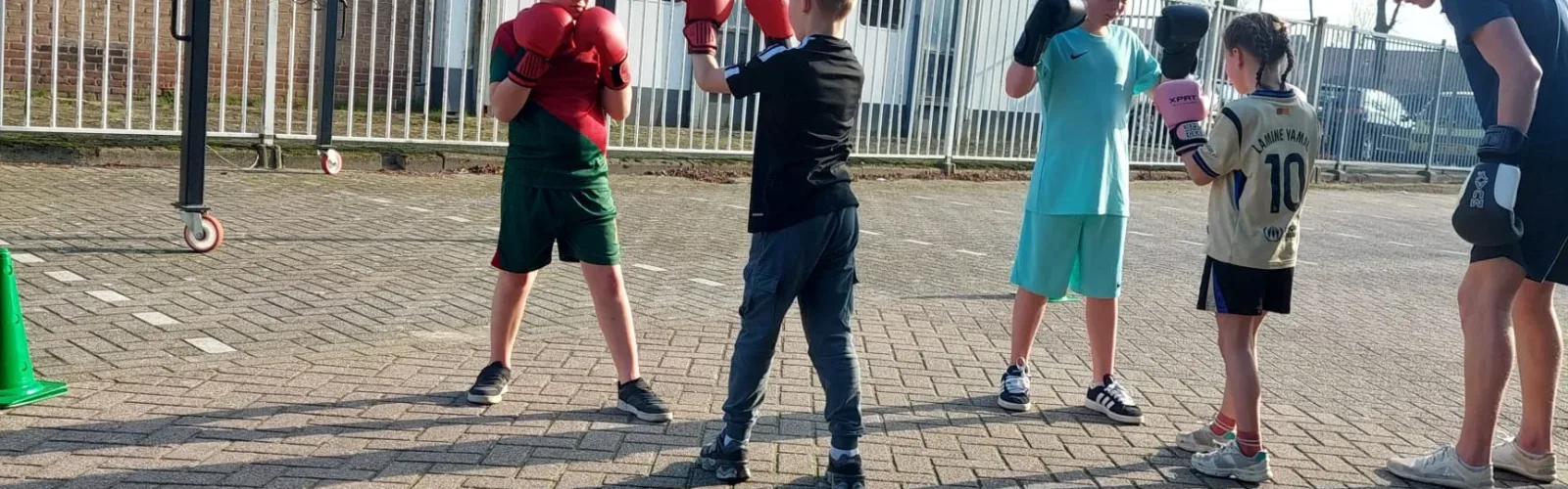 kids boksen training kinderen qv-training zelfvertrouwen discipline boksen